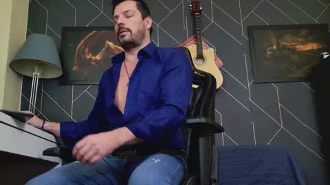 Snapshot of aaronbomer chatting on 01/12/26, 02:55 Aaron online show from 01/12/26, 02:55