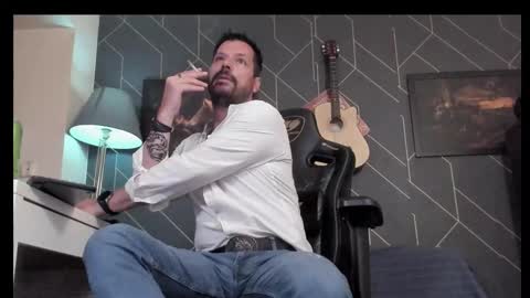 Snapshot of aaronbomer chatting on 02/12/26, 09:21 Aaron online show from 02/12/26, 09:21