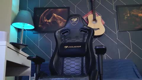 Snapshot of aaronbomer chatting on 02/18/26, 07:26 Aaron online show from 02/18/26, 07:26