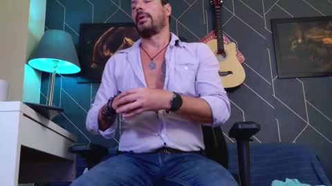 Snapshot of aaronbomer chatting on 02/20/26, 06:37 Aaron online show from 02/20/26, 06:37