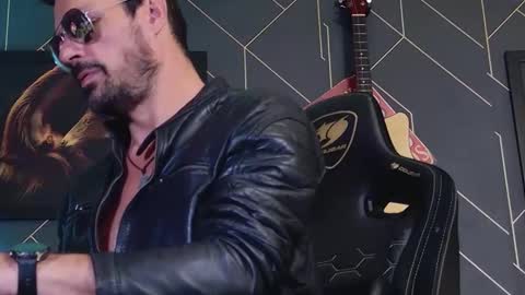 Snapshot of aaronbomer chatting on 02/28/26, 07:20 Aaron online show from 02/28/26, 07:20