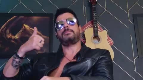 Snapshot of aaronbomer chatting on 03/04/26, 01:22 Aaron online show from 03/04/26, 01:22