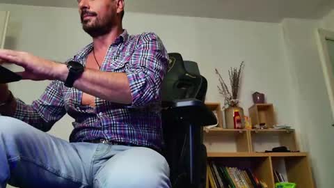 Aaron online show from 05/20/26, 06:58