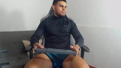 Snapshot of aaronhunter__ chatting on 10/04/25, 07:06 ig aaron hunter123 online show from 10/04/25, 07:06