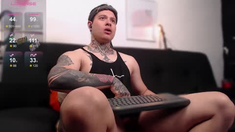 Snapshot of aaronsmith2_ chatting on 01/14/25, 01:15 aaronsmith2_ online show from 01/14/25, 01:15