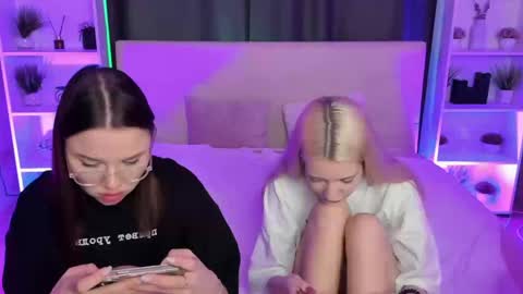 Snapshot of aataraxx chatting on 01/25/25, 05:30 Fiona and Harry online show from 01/25/25, 05:30