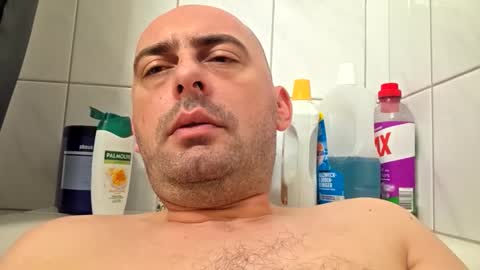 Snapshot of abas1986 chatting on 12/15/25, 10:08 abas1986 online show from 12/15/25, 10:08