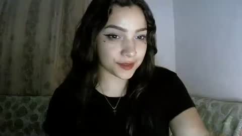 Snapshot of abbie_23 chatting on 12/22/25, 07:05 Abbie cute online show from 12/22/25, 07:05