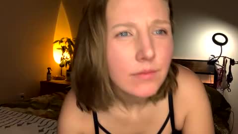 Snapshot of abbienextdoor chatting on 01/12/25, 10:01 Abbie online show from 01/12/25, 10:01