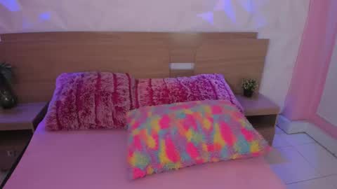 Snapshot of abby_angeel_1 chatting on 12/16/25, 01:05 abby_angeel_1 online show from 12/16/25, 01:05