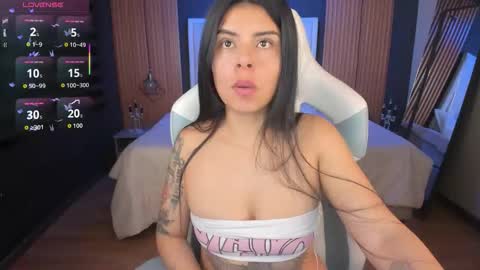 Snapshot of abby_fox7 chatting on 10/17/25, 02:41 abby_fox7 online show from 10/17/25, 02:41