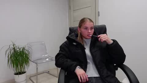 ABBY LAKER online show from 12/29/24, 08:26