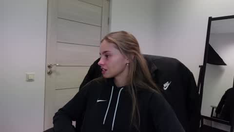 ABBY LAKER online show from 01/01/25, 08:15