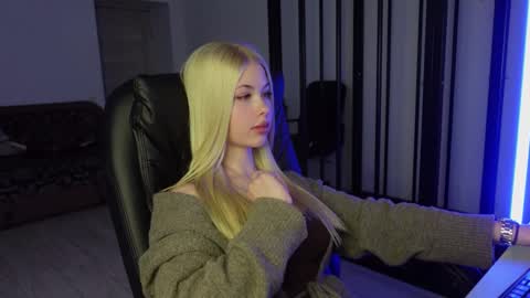 ABBY LAKER online show from 02/27/25, 12:13