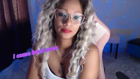 Snapshot of abby_liu chatting on 02/11/25, 05:40 May Imstagram online show from 02/11/25, 05:40