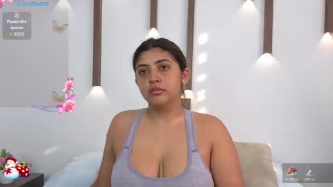 Snapshot of abby_millerr_ chatting on 12/17/25, 12:33 Abbygail online show from 12/17/25, 12:33