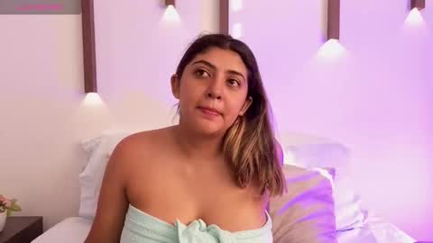 Snapshot of abby_millerr_ chatting on 12/22/25, 12:24 Abbygail online show from 12/22/25, 12:24