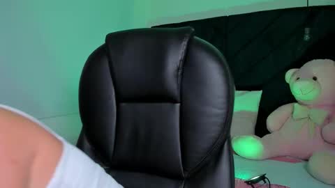 Abby Roux online show from 09/10/25, 03:06