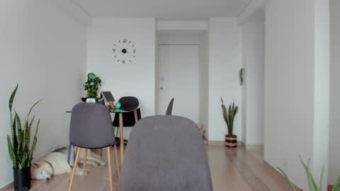 Laura  online show from 02/07/25, 02:15