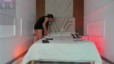 Snapshot of abbyevaans chatting on 12/17/25, 11:49 Abby Evans online show from 12/17/25, 11:49