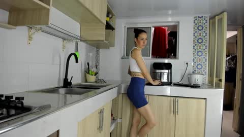 sara online show from 09/13/25, 08:08