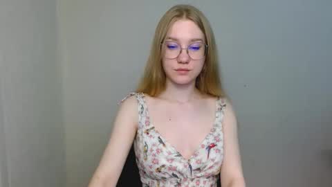 Abby Lovense is active online show from 03/13/26, 02:45