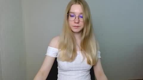 Snapshot of abbymoore__ chatting on 03/22/26, 10:51 Abby Lovense is active online show from 03/22/26, 10:51