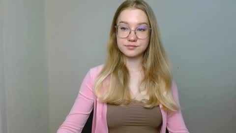 Snapshot of abbymoore__ chatting on 03/29/26, 10:15 Abby Lovense is active online show from 03/29/26, 10:15