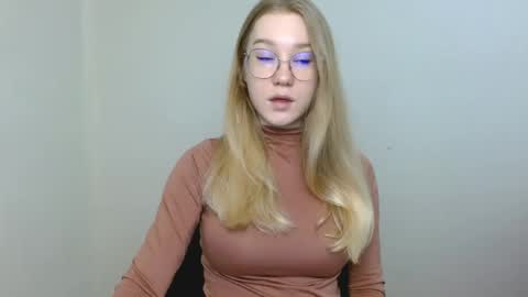 Snapshot of abbymoore__ chatting on 04/14/26, 10:10 Abby Lovense is active online show from 04/14/26, 10:10