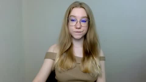 Snapshot of abbymoore__ chatting on 04/22/26, 11:12 Abby Lovense is active online show from 04/22/26, 11:12