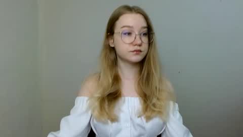 Snapshot of abbymoore__ chatting on 04/23/26, 10:25 Abby Lovense is active online show from 04/23/26, 10:25