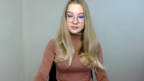 Snapshot of abbymoore__ chatting on 05/29/26, 09:51 Abby Lovense is active online show from 05/29/26, 09:51