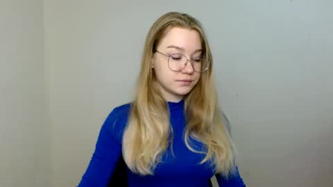 Snapshot of abbymoore__ chatting on 05/30/26, 09:17 Abby Lovense is active online show from 05/30/26, 09:17