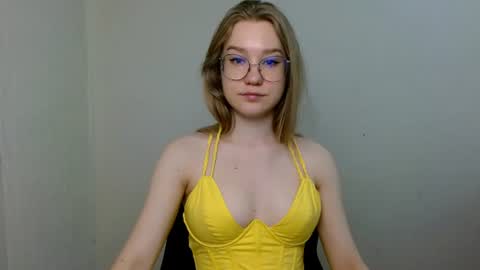 Snapshot of abbymoore__ chatting on 06/12/26, 10:25 Abby Lovense is active online show from 06/12/26, 10:25