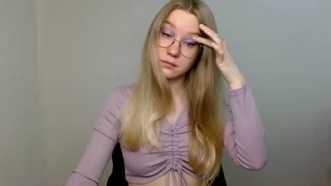 Snapshot of abbymoore__ chatting on 06/18/26, 09:09 Abby Lovense is active online show from 06/18/26, 09:09