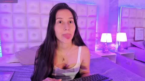 Snapshot of abbysweet1_ chatting on 12/03/24, 11:33 Abigail online show from 12/03/24, 11:33