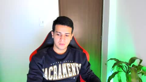 Independence model AbelAsburgo online show from 06/19/26, 12:48