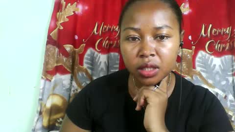 Snapshot of abella677022 chatting on 06/06/26, 04:50 abella677022 online show from 06/06/26, 04:50