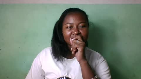Snapshot of abella677022 chatting on 06/28/26, 01:39 abella677022 online show from 06/28/26, 01:39