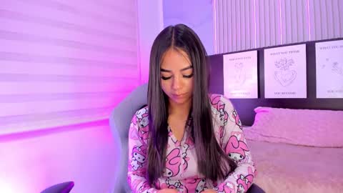 Snapshot of abella_as chatting on 10/01/25, 02:50 Abella online show from 10/01/25, 02:50