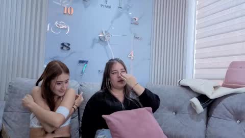 Snapshot of abella_as chatting on 10/24/25, 09:00 Abella online show from 10/24/25, 09:00