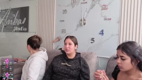 Snapshot of abella_as chatting on 12/01/25, 01:49 Abella online show from 12/01/25, 01:49
