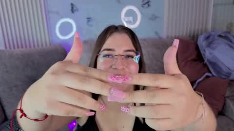 abella_as_ online show from 04/11/26, 01:37