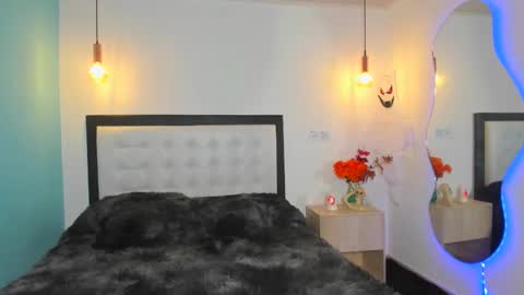  Abella and Kendra  online show from 10/24/25, 10:28