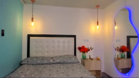  Abella and Kendra  online show from 11/11/25, 11:38