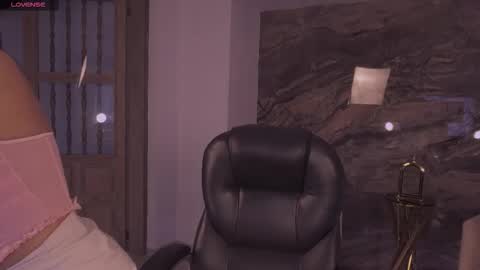  Abella  online show from 10/28/25, 01:03