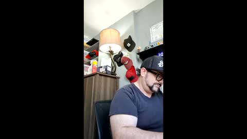 Snapshot of abennett76 chatting on 05/22/26, 10:04 AJ online show from 05/22/26, 10:04