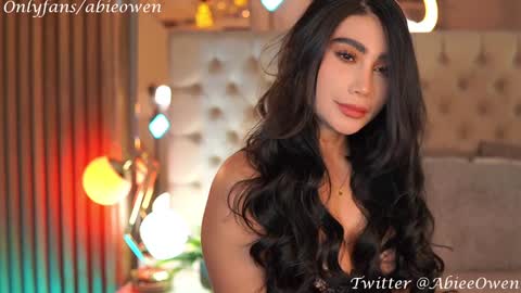 abie_owen online show from 12/19/24, 12:13