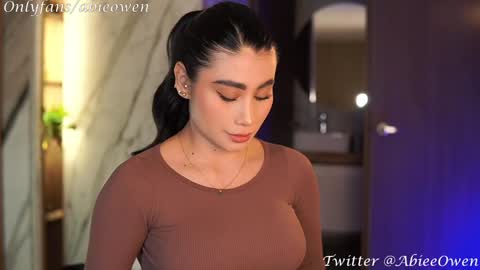 abie_owen online show from 01/10/25, 12:17