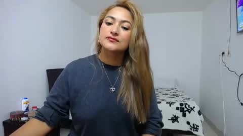 ximena online show from 12/01/25, 12:54